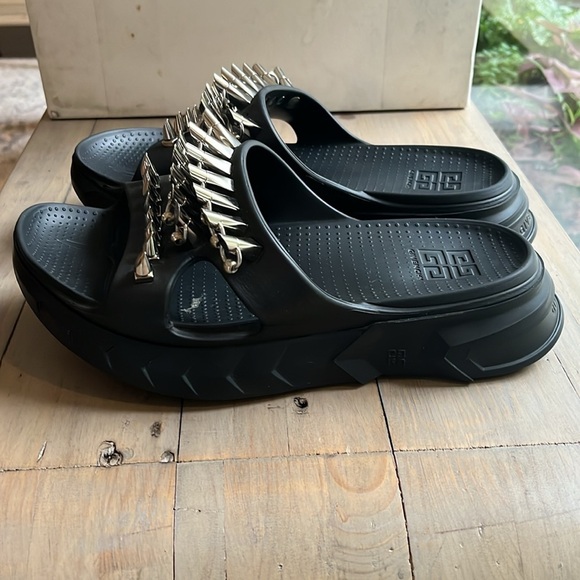 Givenchy Marshmallow Stud Embellished Slides Sandals in Black US 9.5, EU 40 - Picture 11 of 15